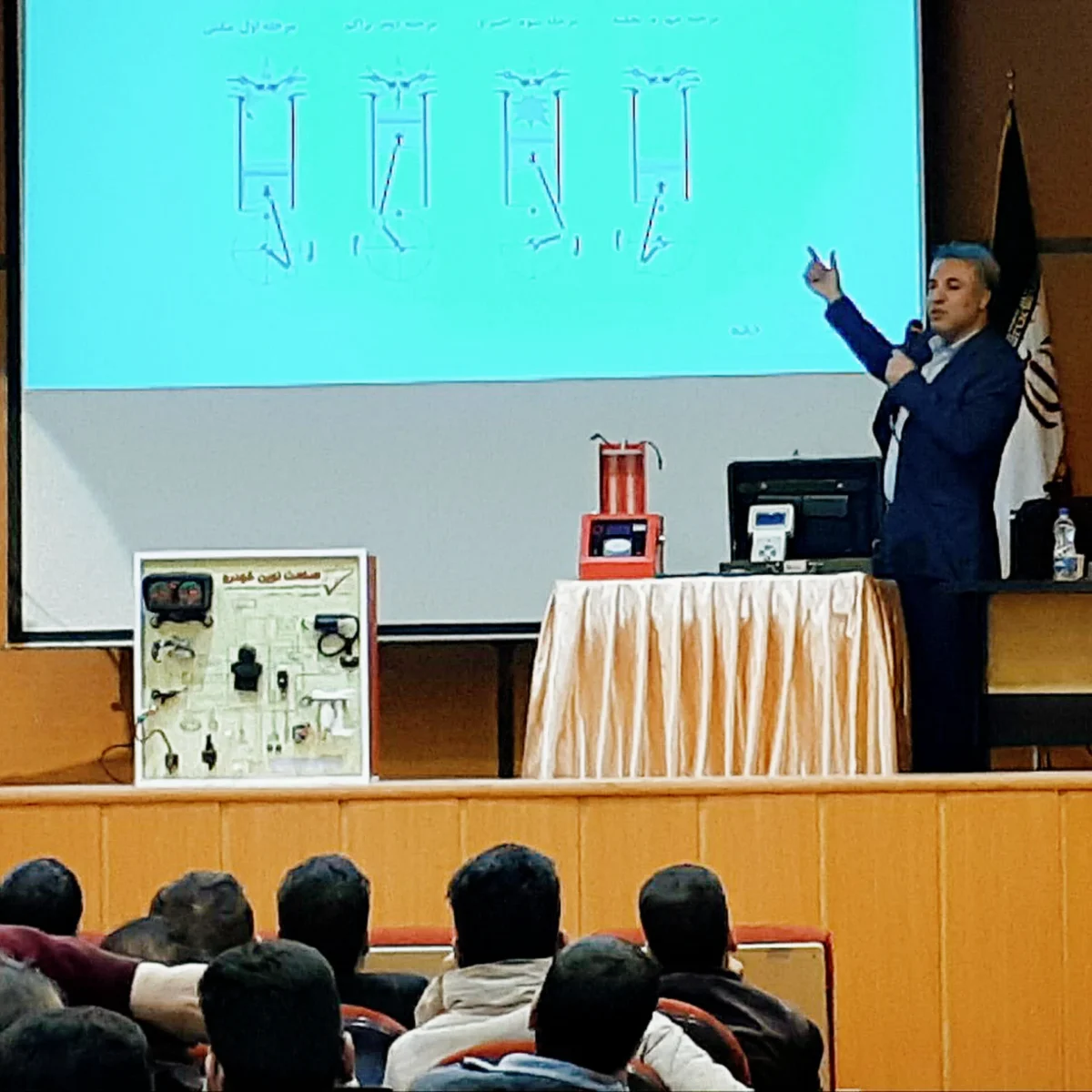 جناب آقای محمد حسین طاهری، مدیر فروش صنعت نوین خودرو